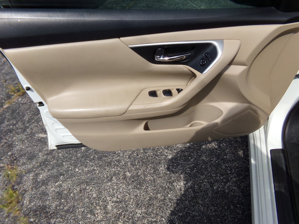 2016 Nissan Altima - $6,500