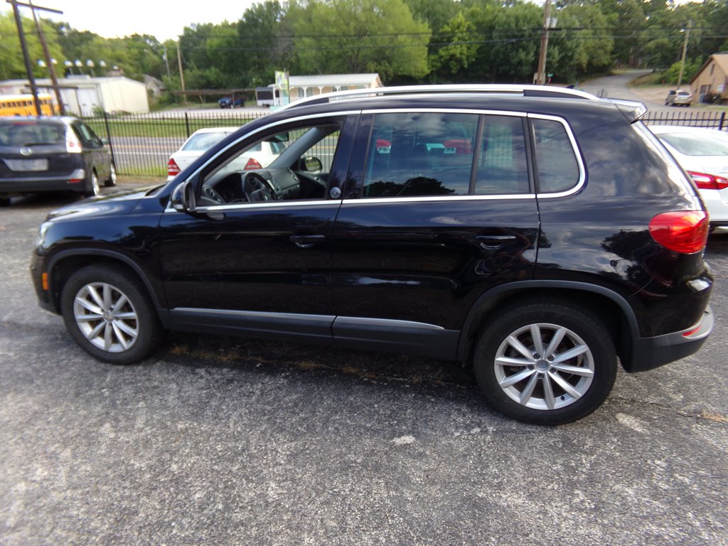 2017 Volkswagen Tiguan - $8,900