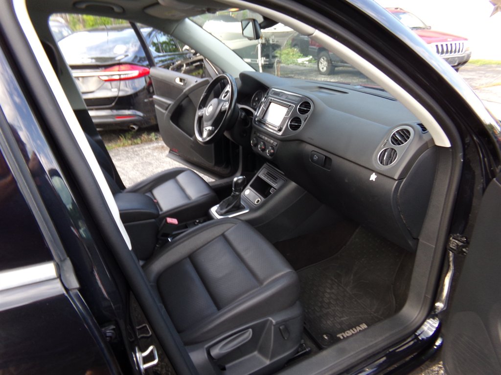 2017 Volkswagen Tiguan - $8,900