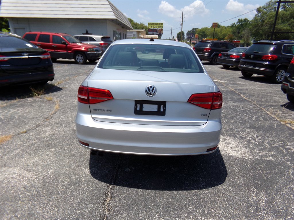 2015 Volkswagen Jetta - $8,500