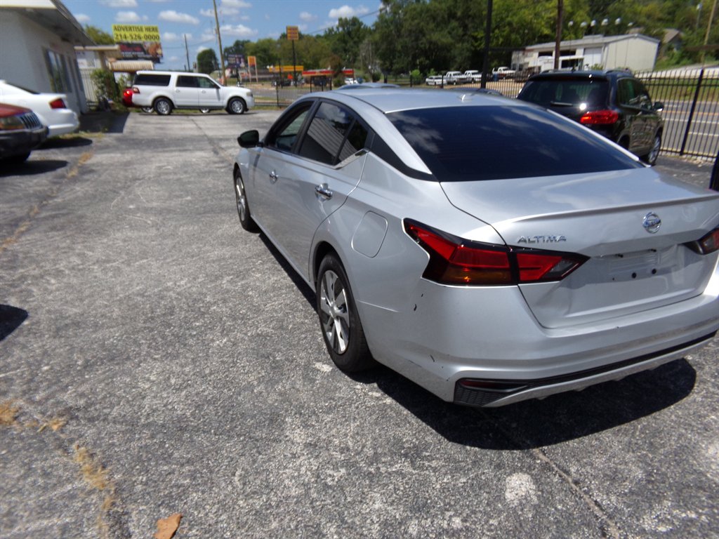 2020 Nissan Altima - $8,500