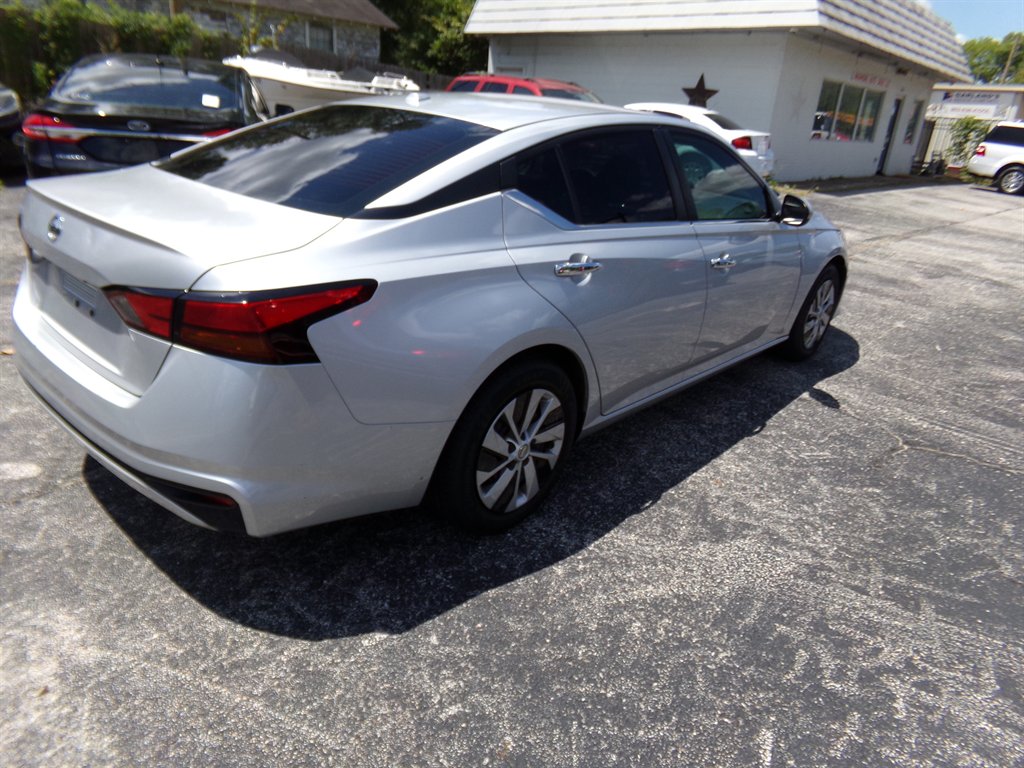 2020 Nissan Altima - $8,500