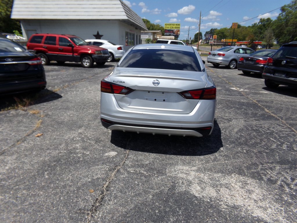 2020 Nissan Altima - $8,500