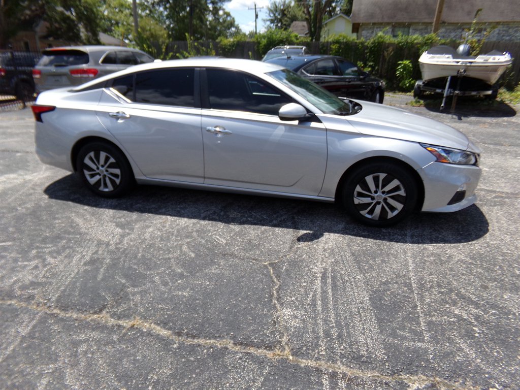 2020 Nissan Altima - $8,500