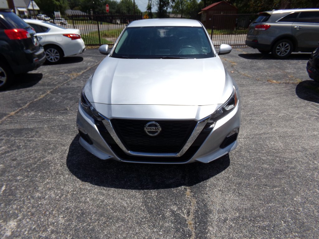 2020 Nissan Altima - $8,500