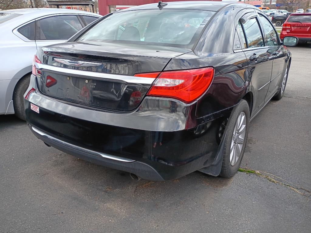 2013 Chrysler 200