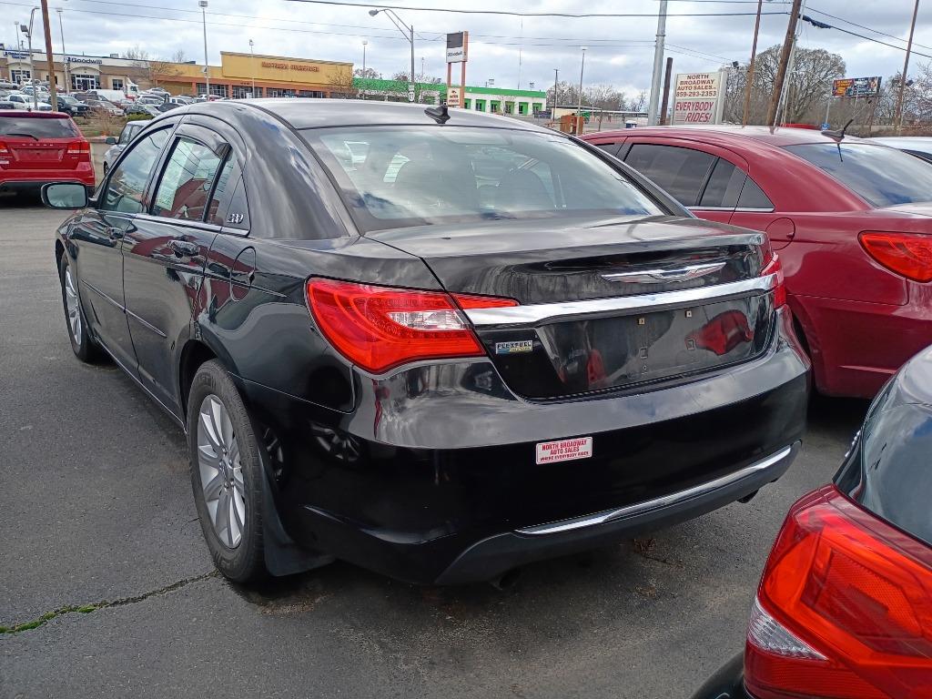 2013 Chrysler 200