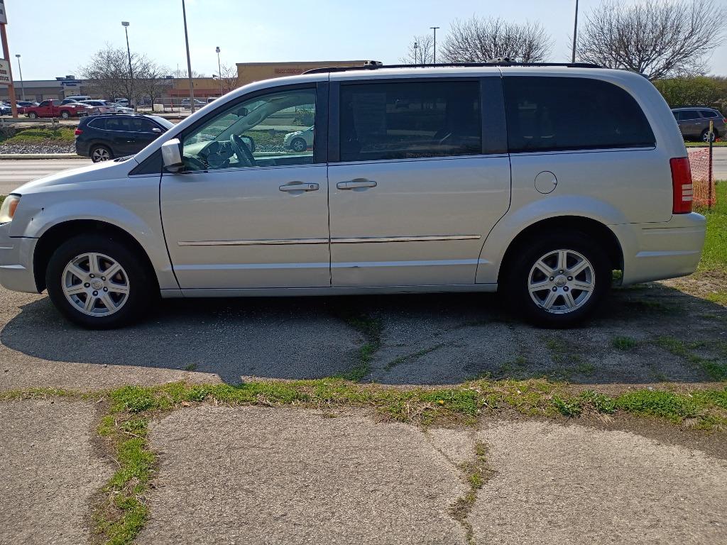2010 Chrysler Town & Country