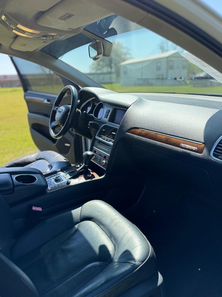 2015 Audi Q7 - $9,800