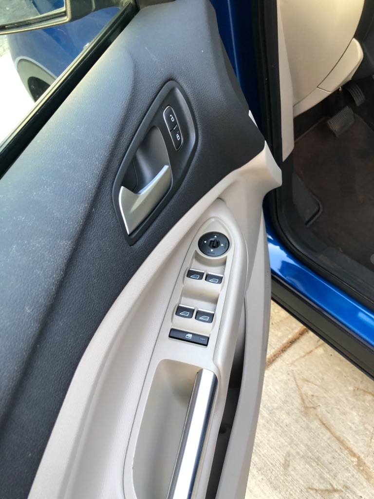 2019 Ford Escape SE photo