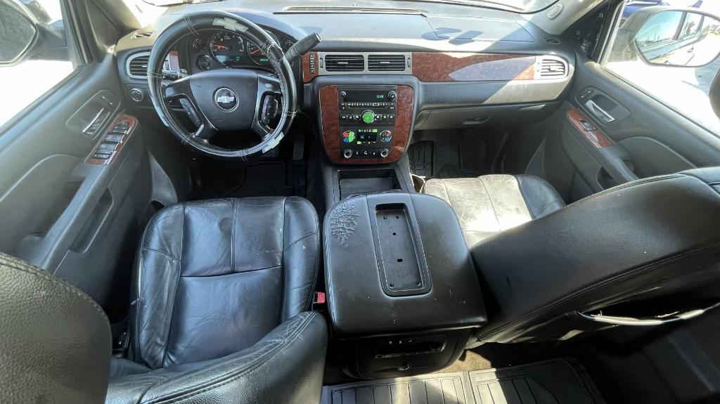 2012 Chevrolet Suburban - $9,995
