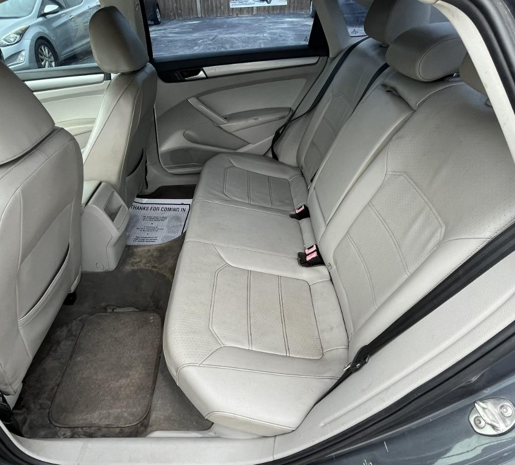 2015 Volkswagen Passat - $8,995