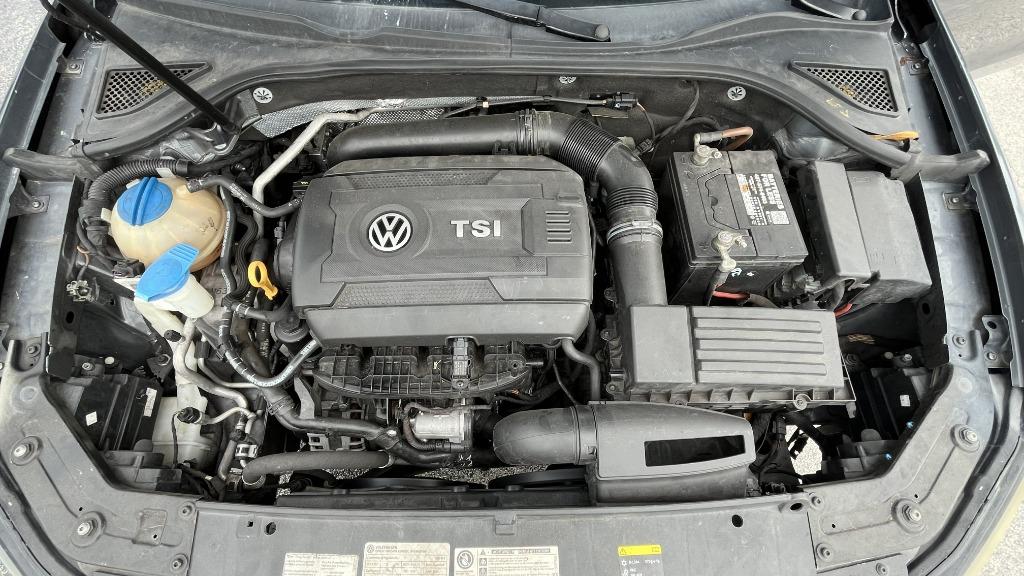 2015 Volkswagen Passat - $8,995