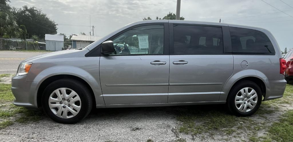 2016 Dodge Grand Caravan - $8,995