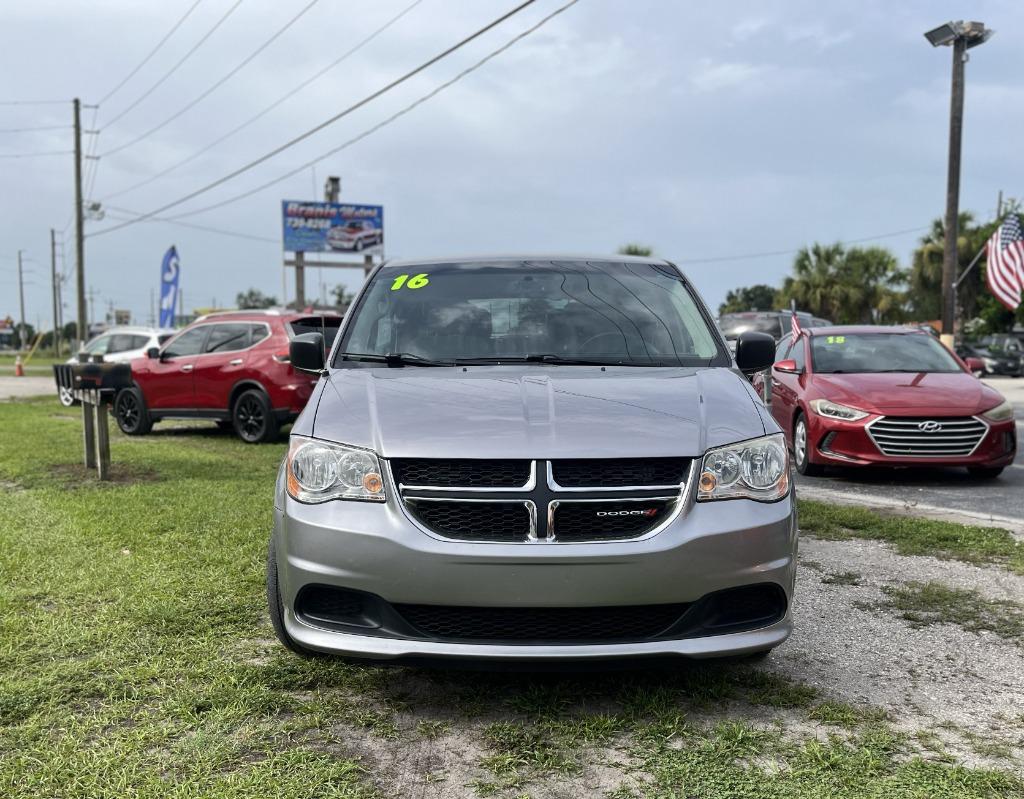2016 Dodge Grand Caravan - $8,995