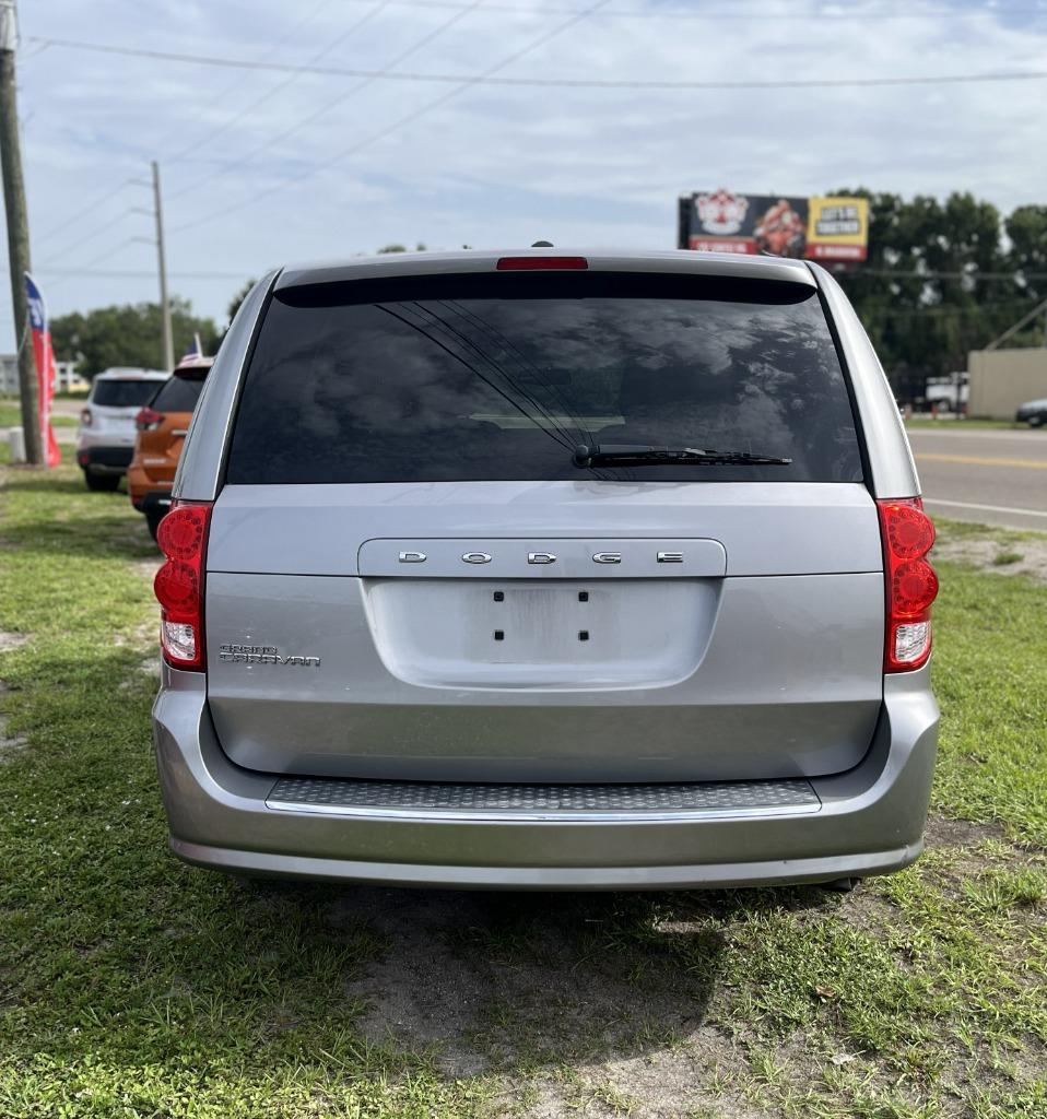 2016 Dodge Grand Caravan - $8,995