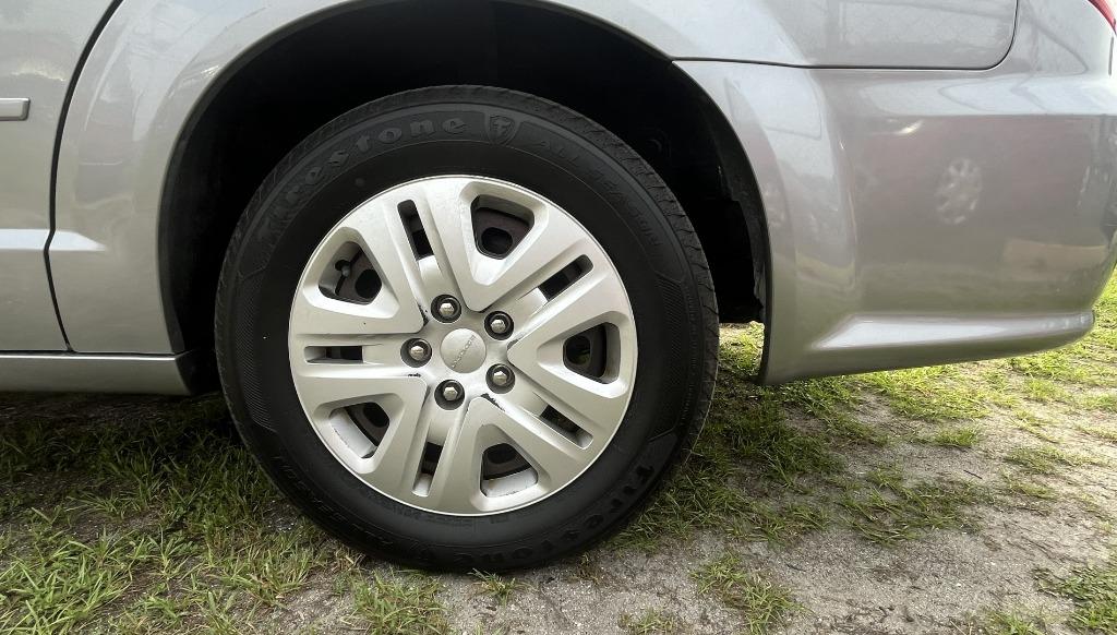 2016 Dodge Grand Caravan - $8,995