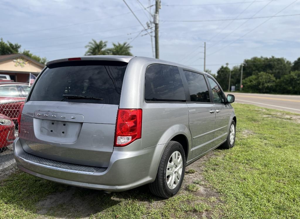 2016 Dodge Grand Caravan - $8,995