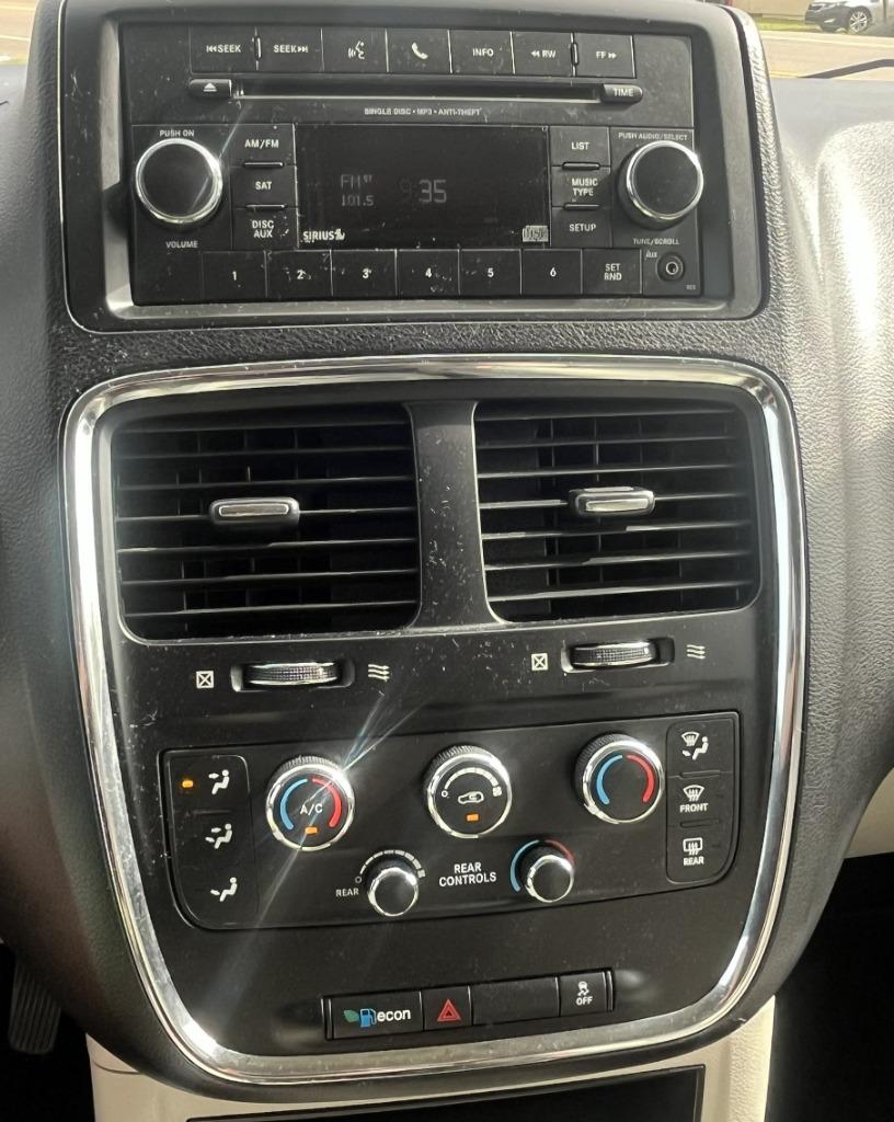 2016 Dodge Grand Caravan - $8,995