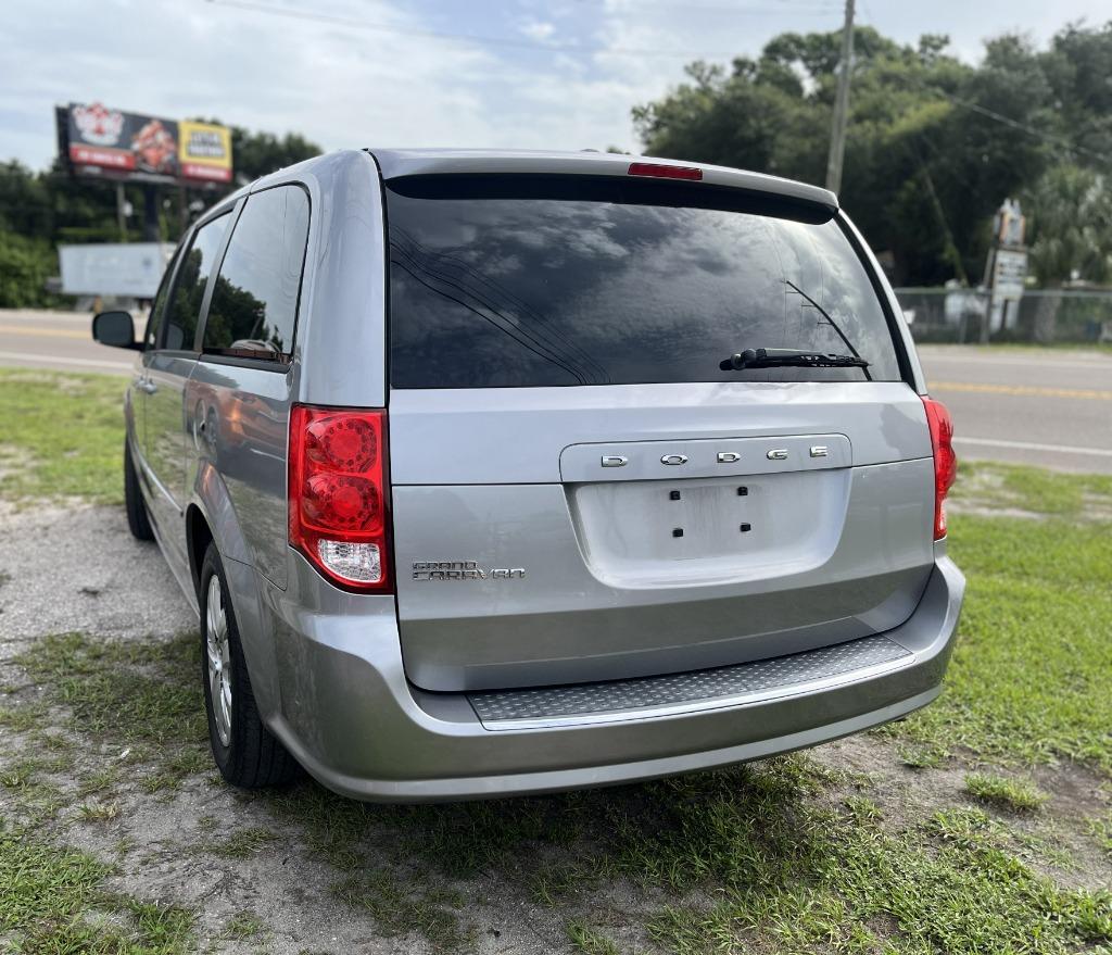 2016 Dodge Grand Caravan - $8,995