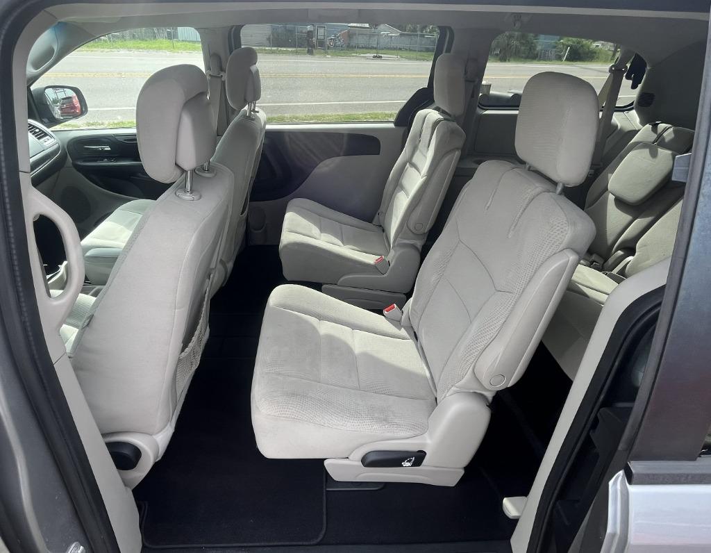2016 Dodge Grand Caravan - $8,995