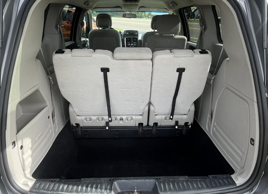 2016 Dodge Grand Caravan - $8,995