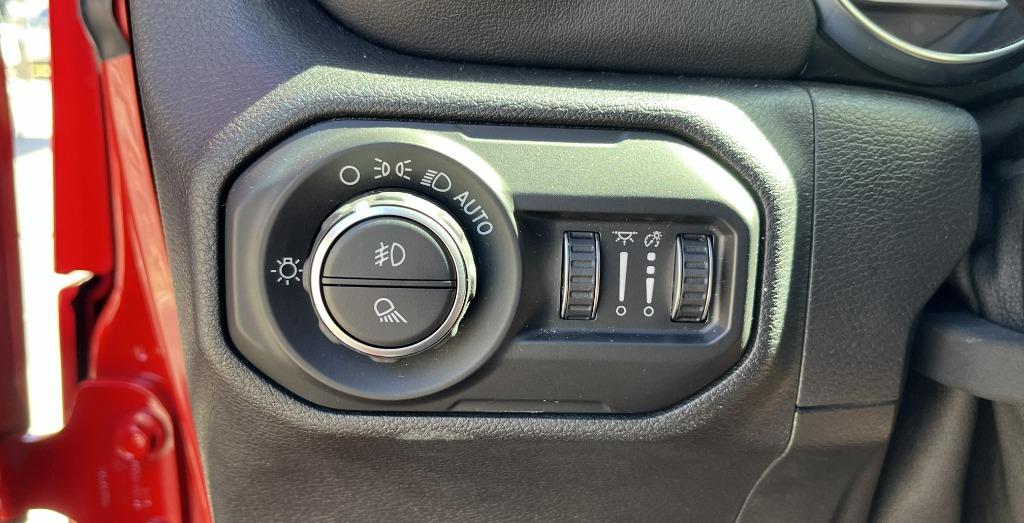 2020 Jeep Gladiator - $28,995