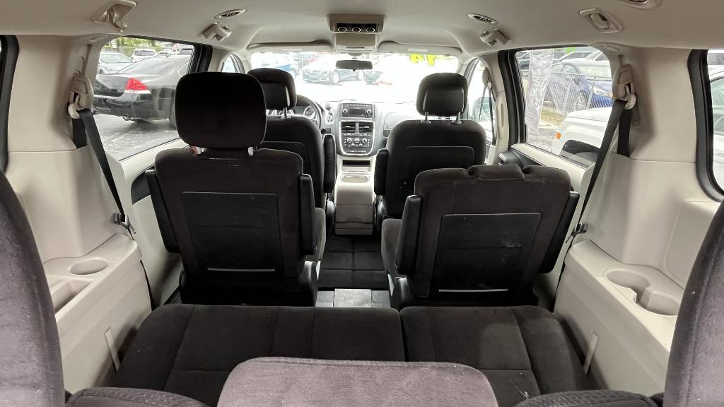 2014 Dodge Grand Caravan - $7,995