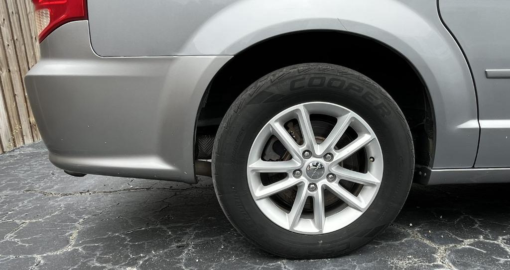 2014 Dodge Grand Caravan - $7,995