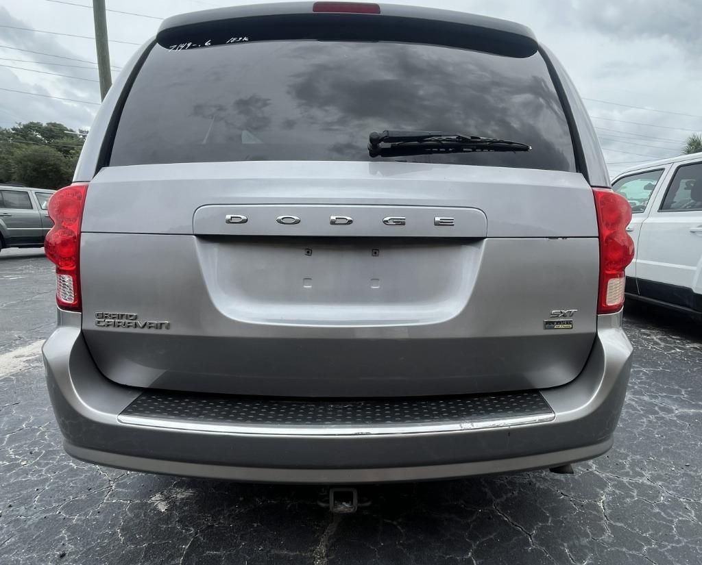2014 Dodge Grand Caravan - $7,995