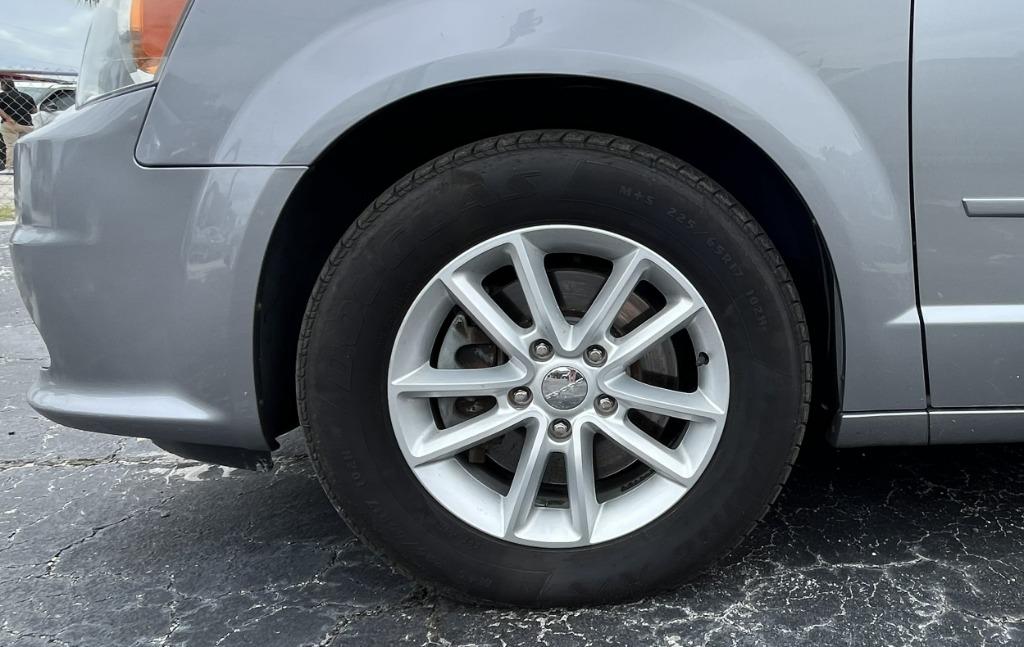2014 Dodge Grand Caravan - $7,995