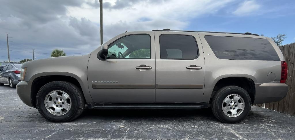 2007 Chevrolet Suburban - $8,995