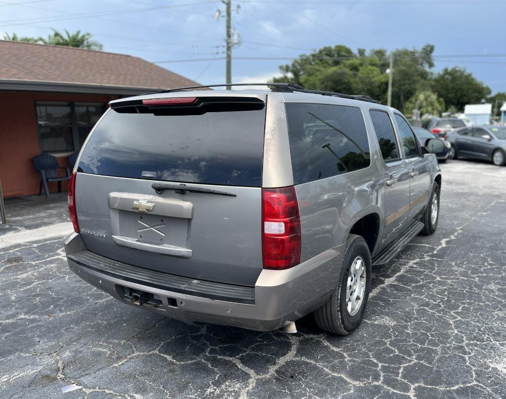 2007 Chevrolet Suburban - $8,995