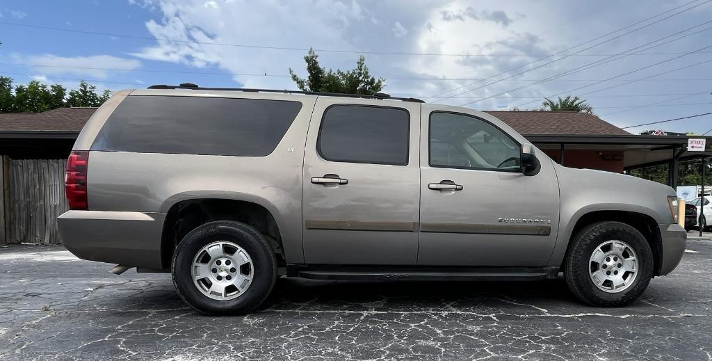 2007 Chevrolet Suburban - $8,995