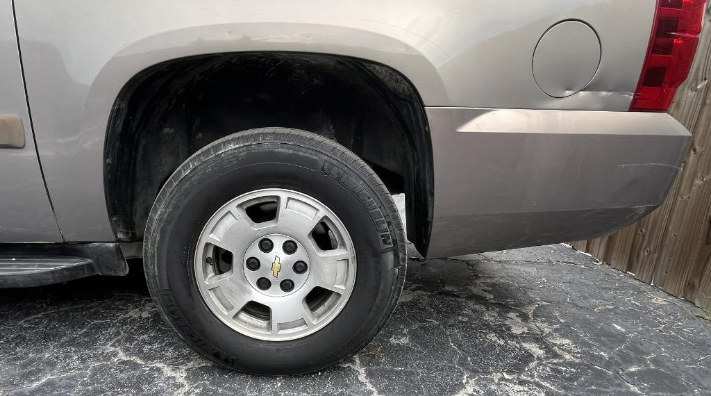 2007 Chevrolet Suburban - $8,995