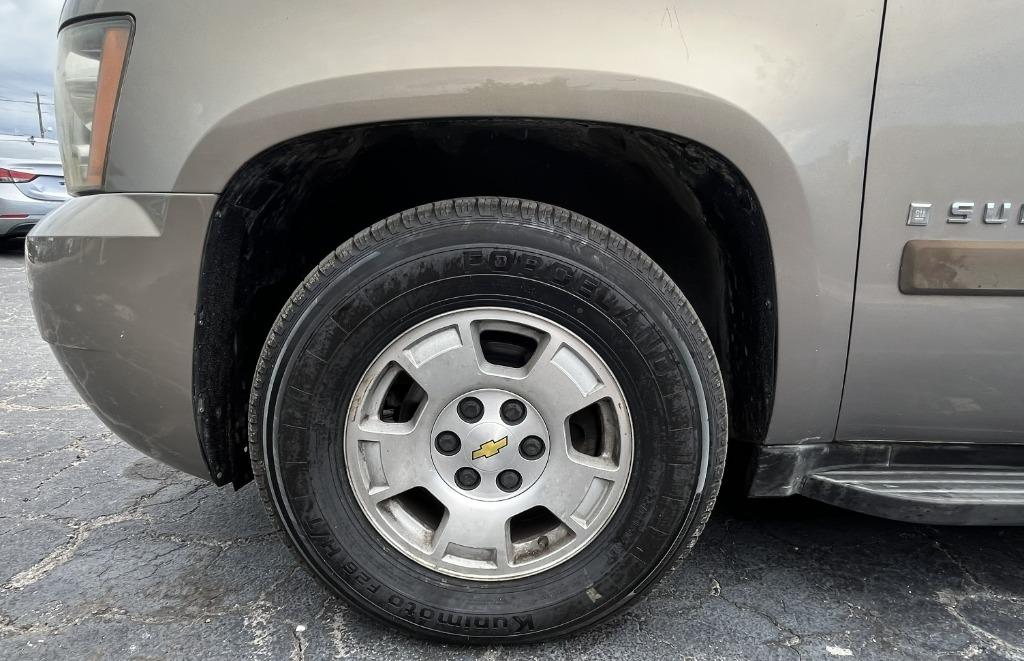 2007 Chevrolet Suburban - $8,995