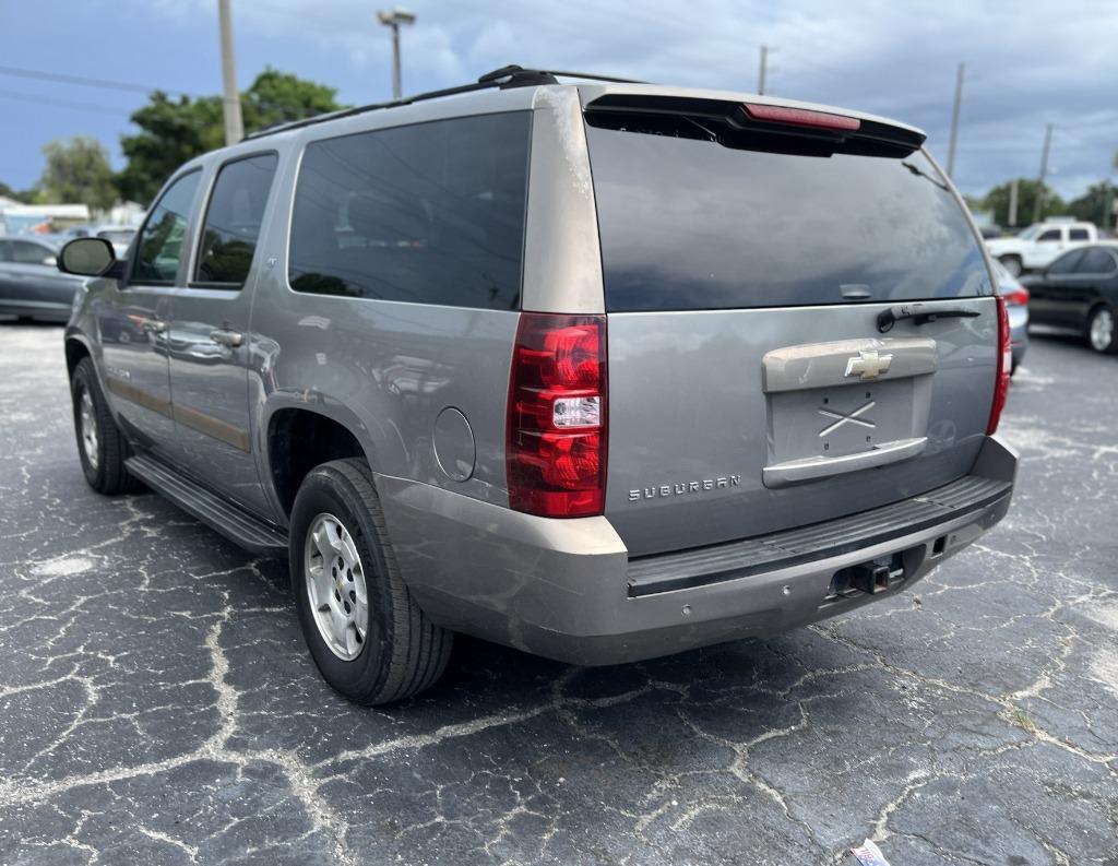 2007 Chevrolet Suburban - $8,995