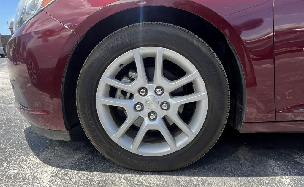 2015 Chevrolet Malibu - $10,995
