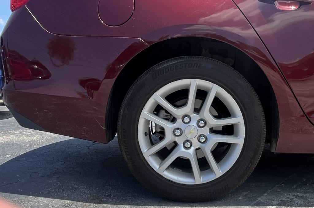 2015 Chevrolet Malibu - $10,995