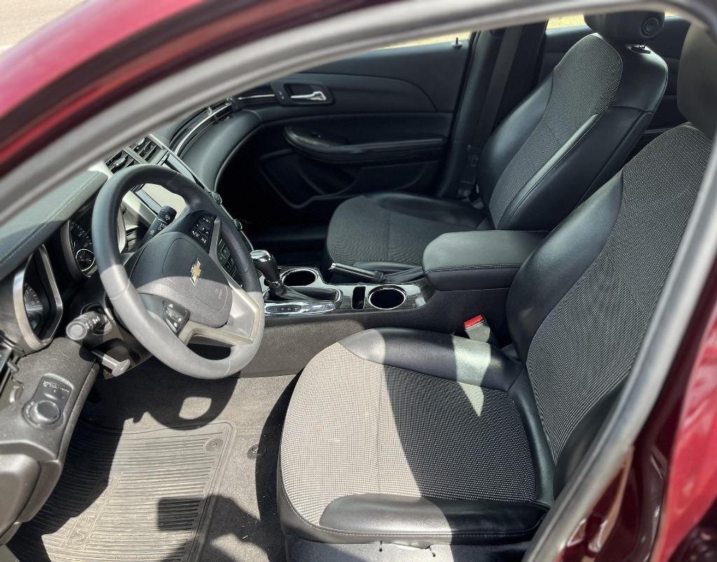 2015 Chevrolet Malibu - $10,995