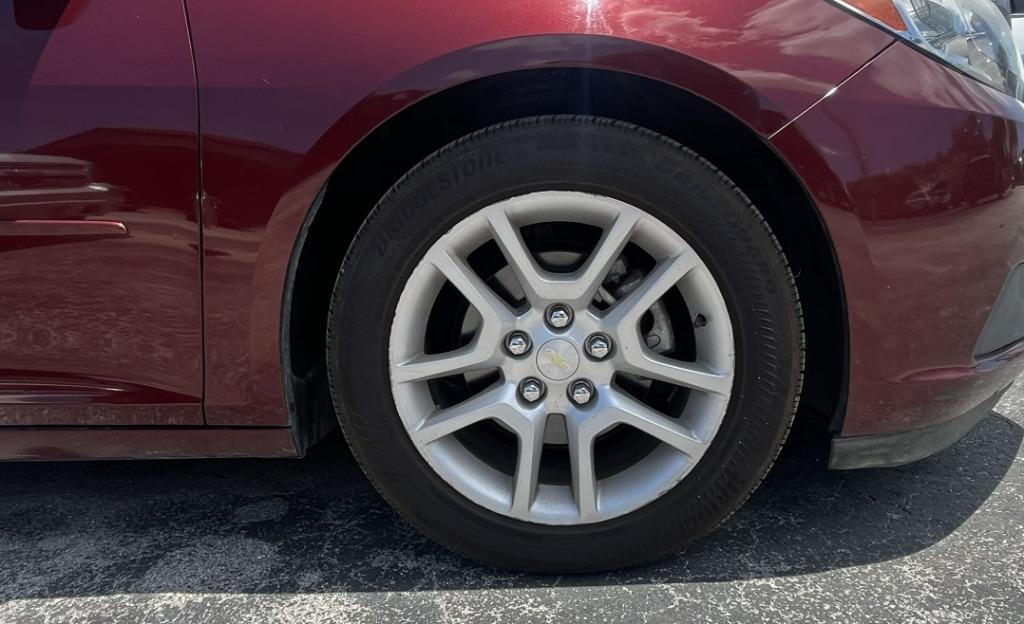 2015 Chevrolet Malibu - $10,995