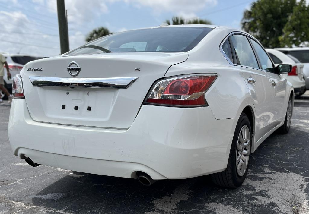2015 Nissan Altima - $10,995