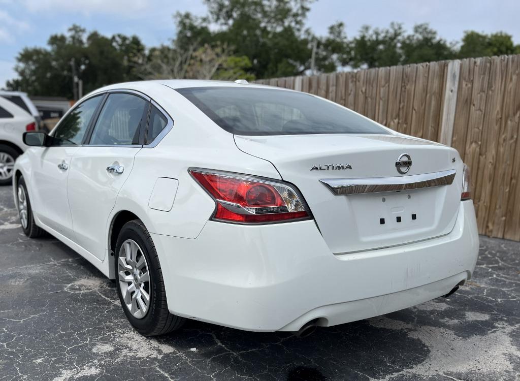 2015 Nissan Altima - $10,995