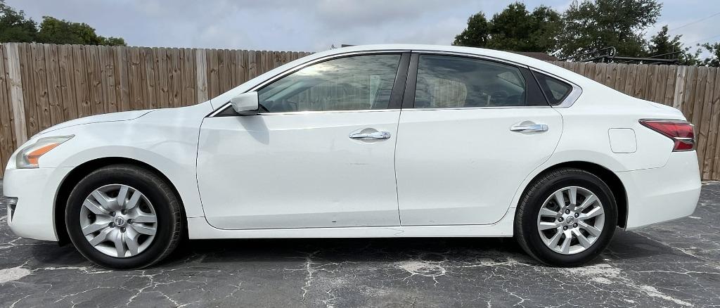 2015 Nissan Altima - $10,995