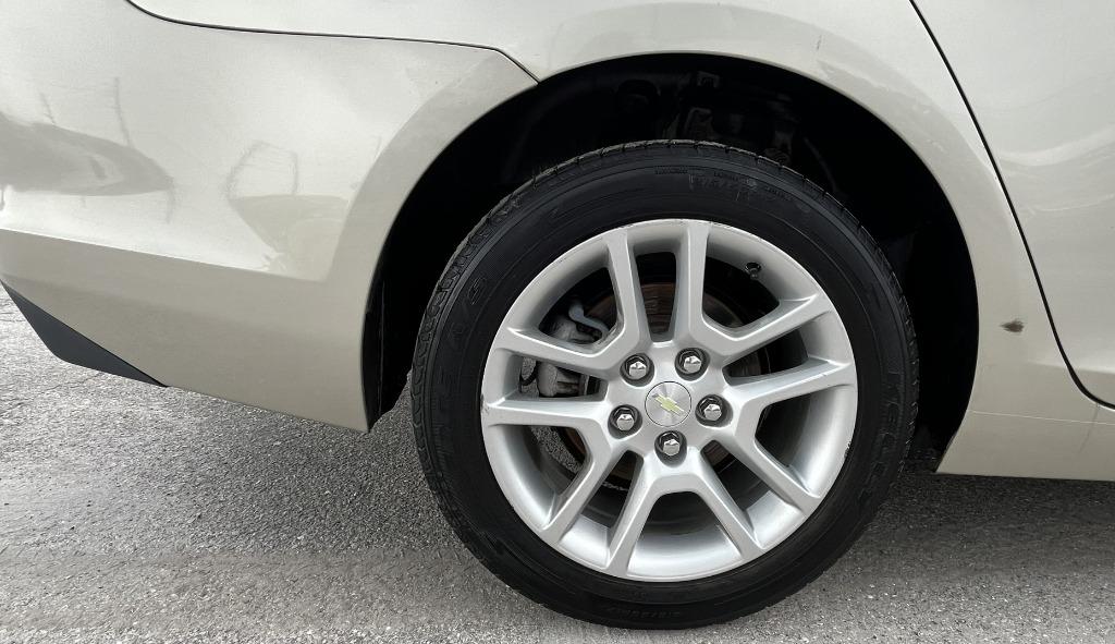 2015 Chevrolet Malibu - $9,995