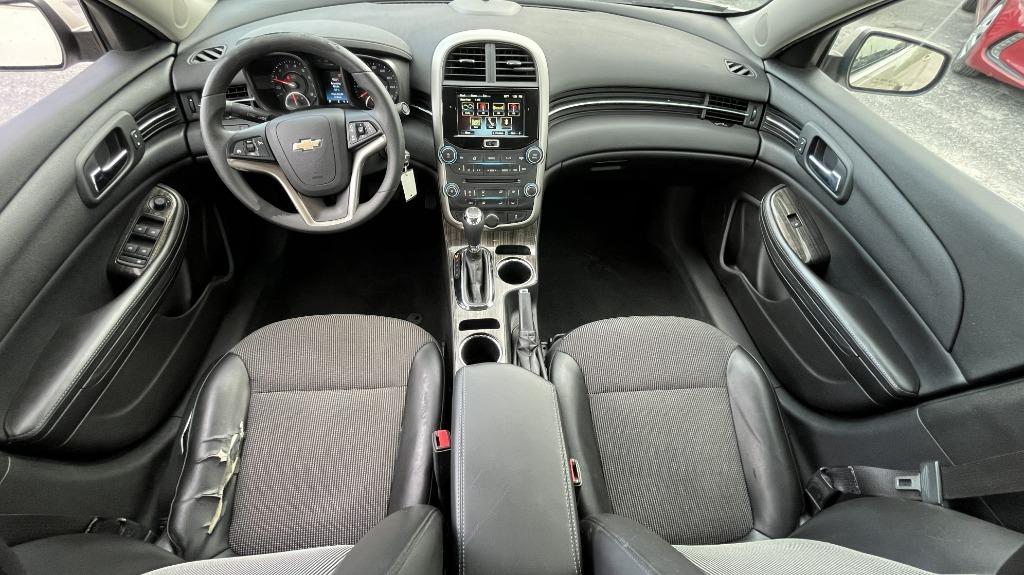 2015 Chevrolet Malibu - $9,995
