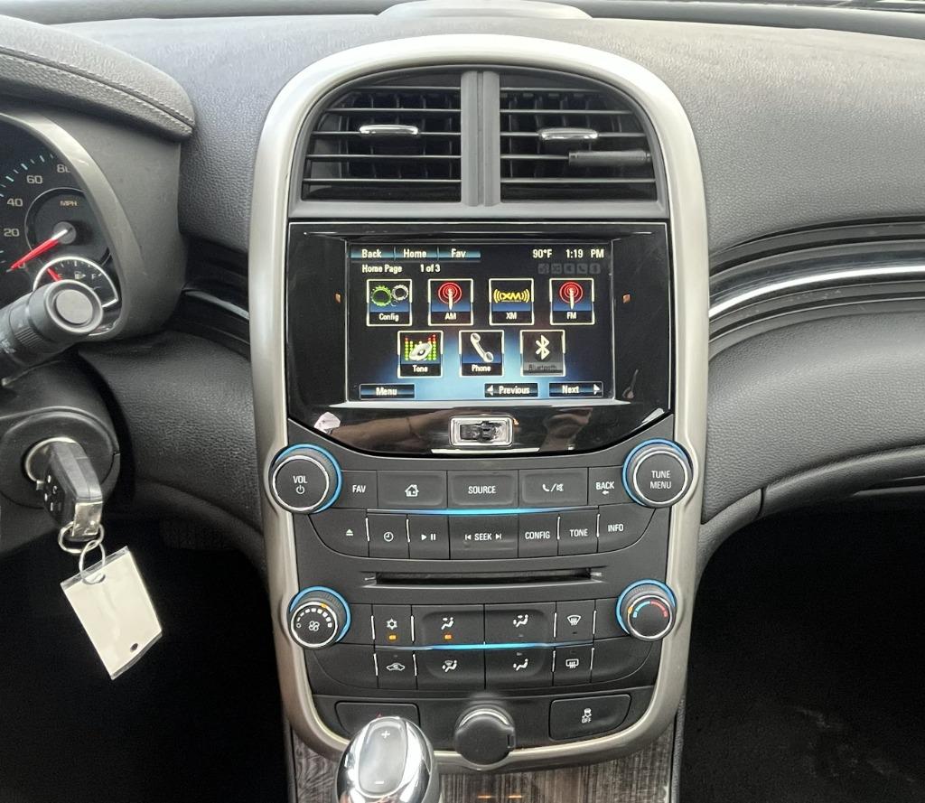 2015 Chevrolet Malibu - $9,995
