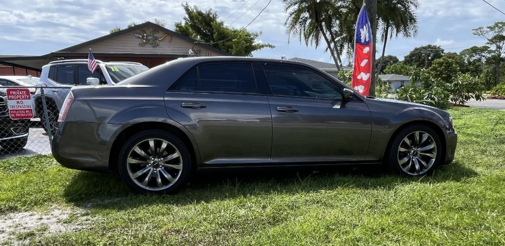 2014 Chrysler 300 - $10,995