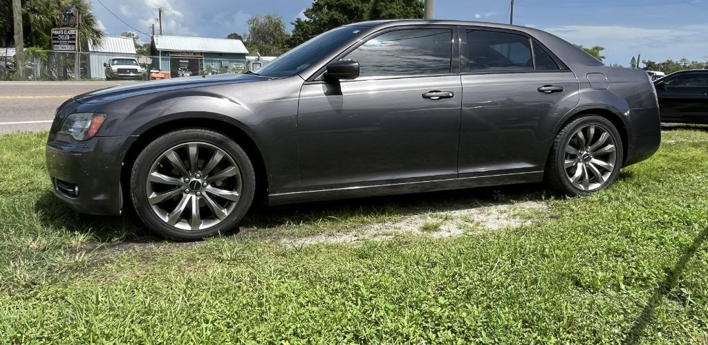 2014 Chrysler 300 - $10,995