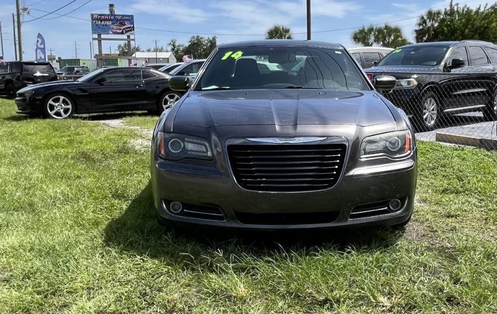 2014 Chrysler 300 - $10,995